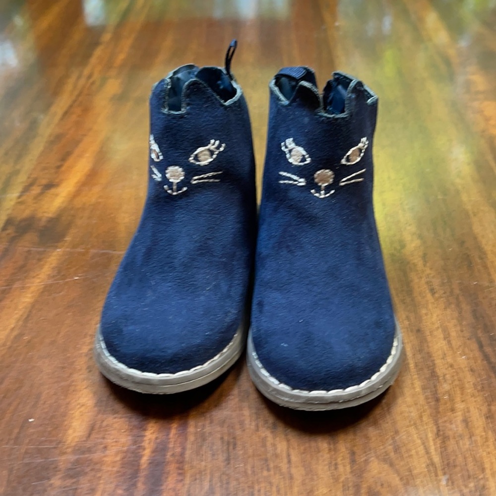 Gap size 5 booties navy